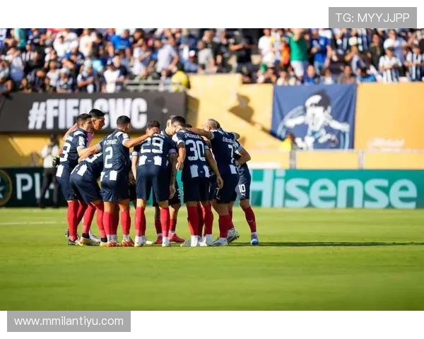 在国际米兰官方中文网上查阅球队的青训体系与未来之星，关注蓝黑军团的培养计划